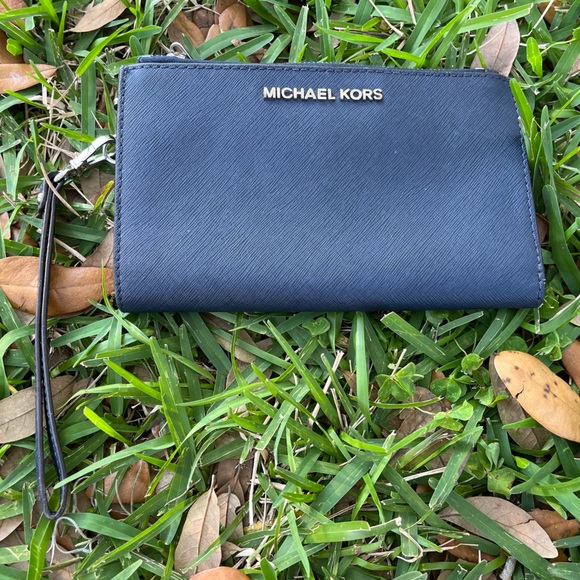 Navy Blue Michael Kors Wallet Wristlet. EUC - Picture 1 of 6
